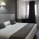 Отель Alda Centro *